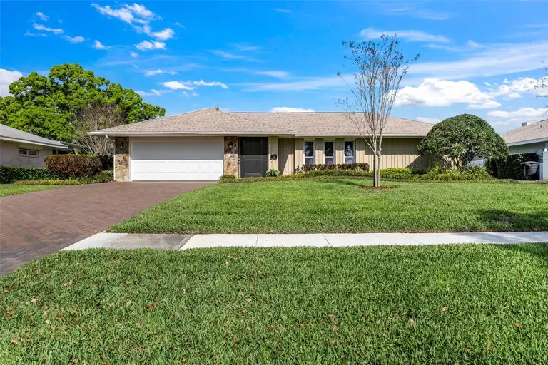 511 RIVIERA BAY DR NE — photo 2