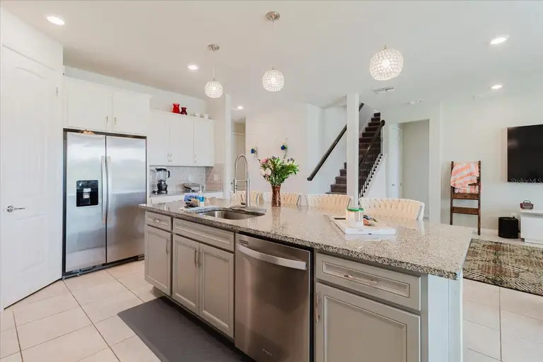 10307 WINE PRESS AVE — photo 3
