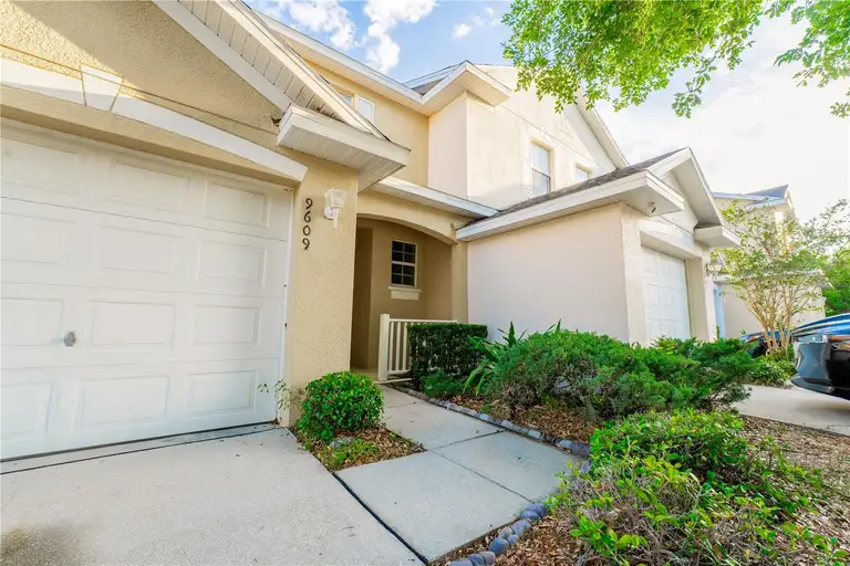 9609 CARLSDALE DR — photo 3