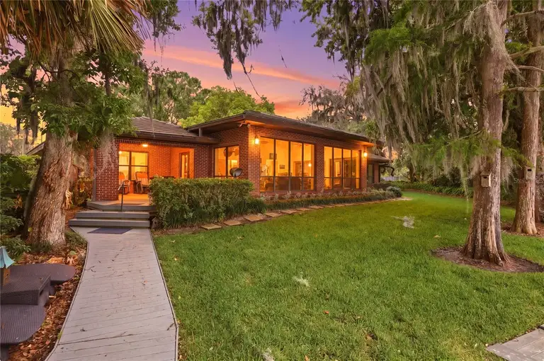 4910 E LAKE DR — photo 3