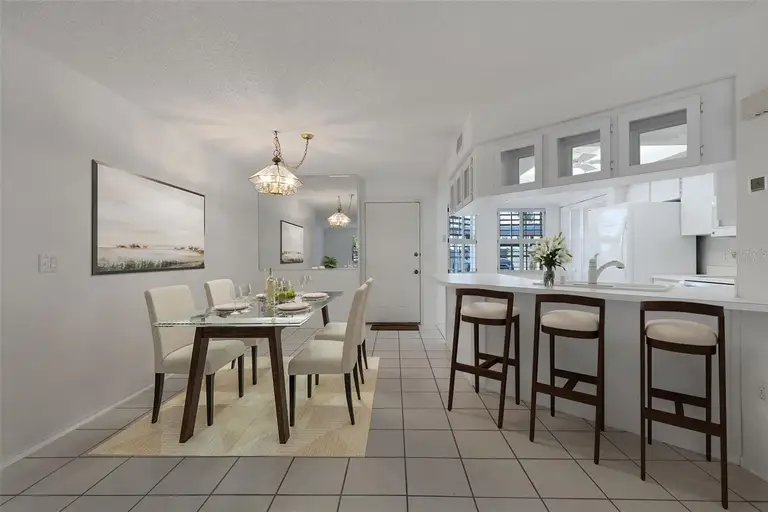 528 W VENICE AVE ## 1 — photo 3
