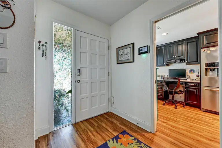 8352 MEADOWBROOK DR #10 — photo 2