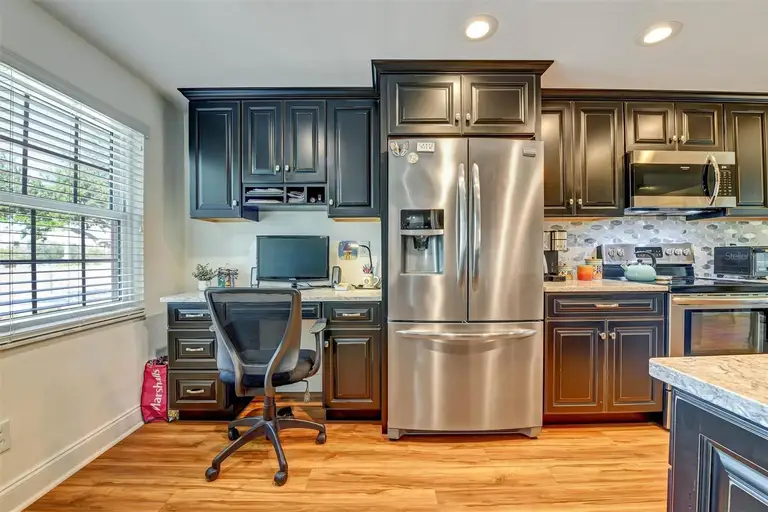 8352 MEADOWBROOK DR #10 — photo 4