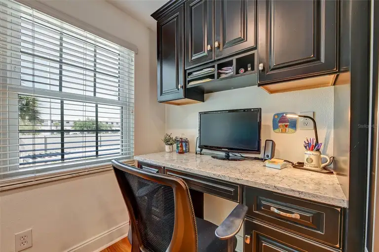 8352 MEADOWBROOK DR #10 — photo 5