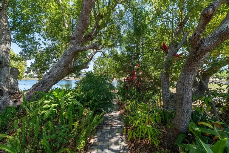 1027 BLUEWATER DR — photo 4
