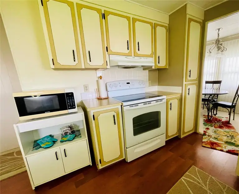 95 RED OAK DR — photo 5