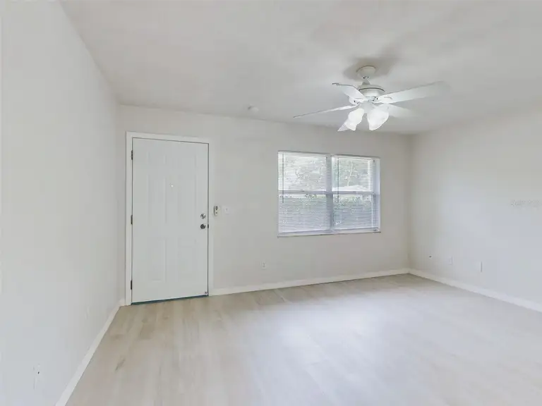 111 VALENCIA DR — photo 2