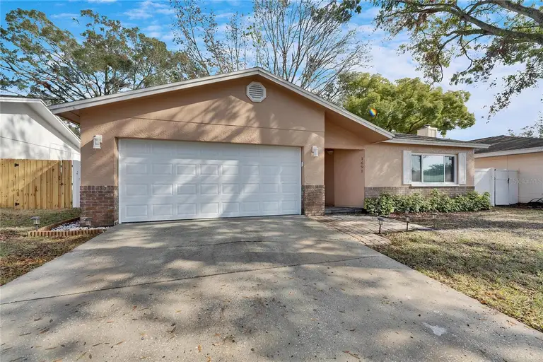 1691 E ORANGECREST AVE — photo 3