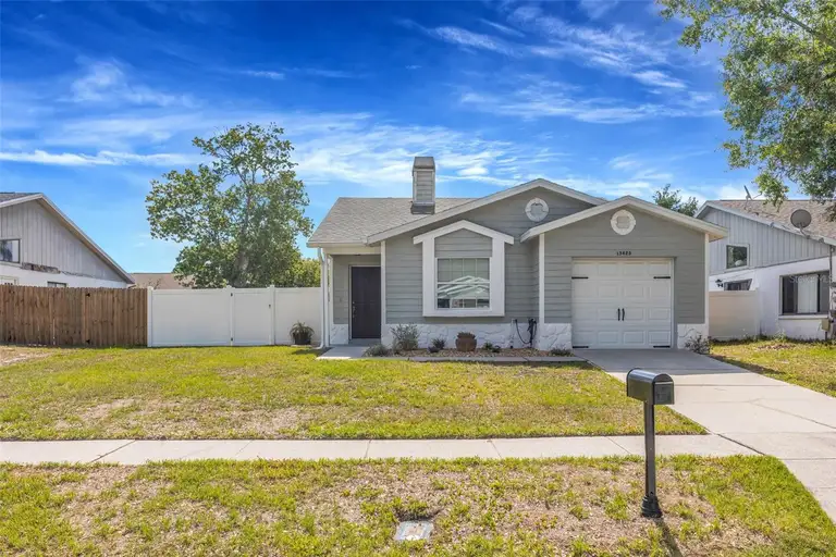 13423 LARAWAY DR — photo 3