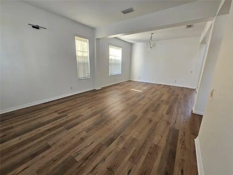 2307 MESSENGER CIR — photo 2