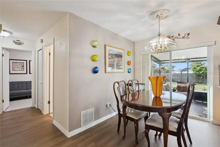 1405 CORONET DR — photo 4