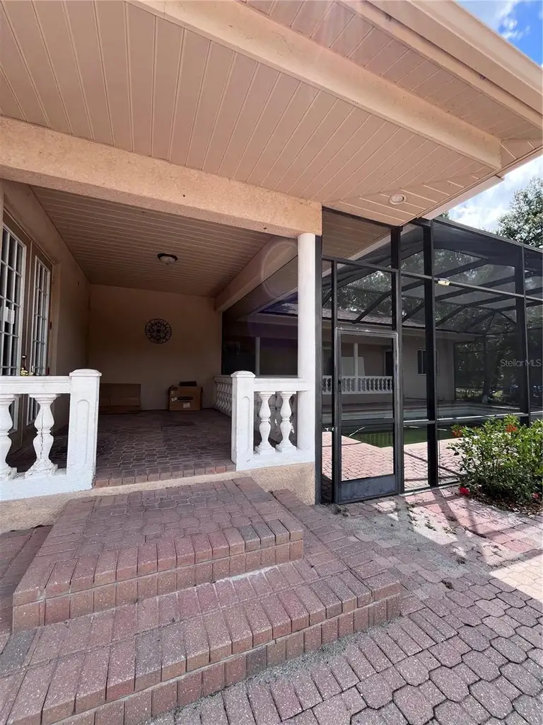 970 BRENTWOOD DR — photo 4