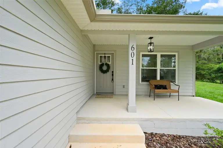 601 SE 4TH AVE — photo 5