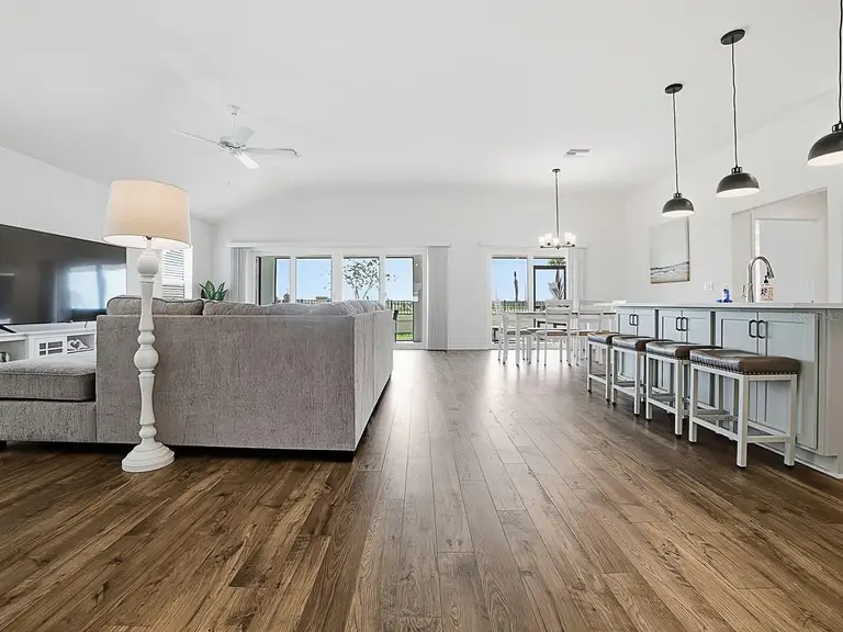 7247 REMI PL — photo 4