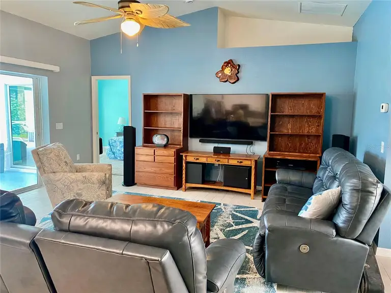 123 KINGS DR — photo 5