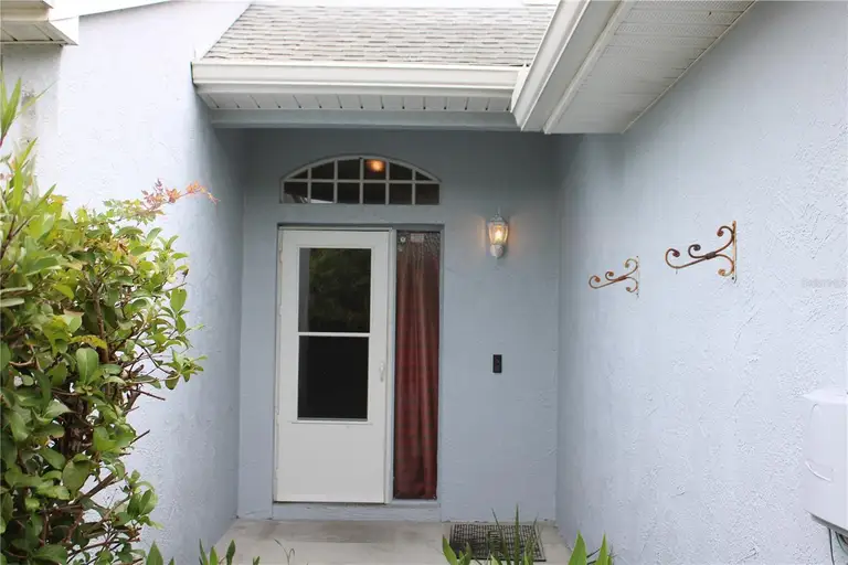 202 HEMINGWAY DR — photo 2