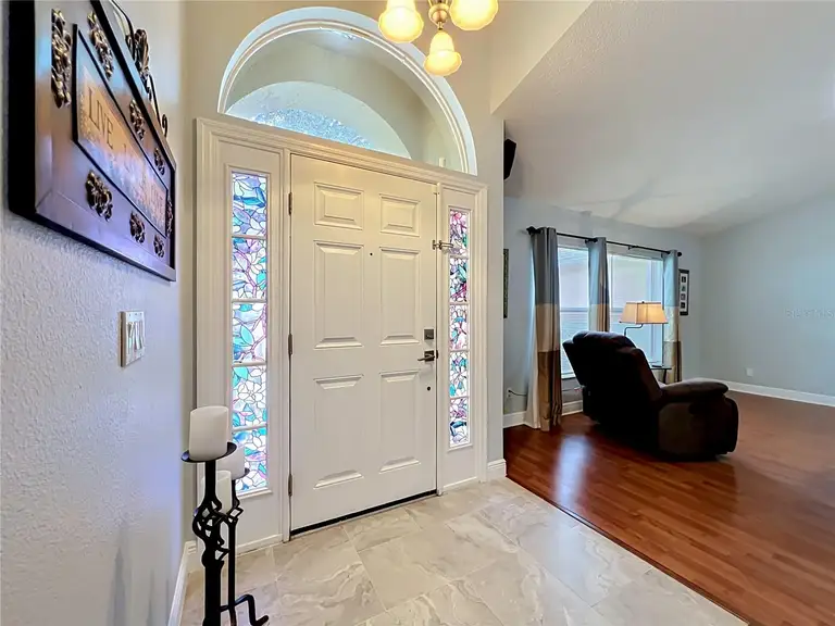 1123 LAKEVIEW OAKS DR — photo 4