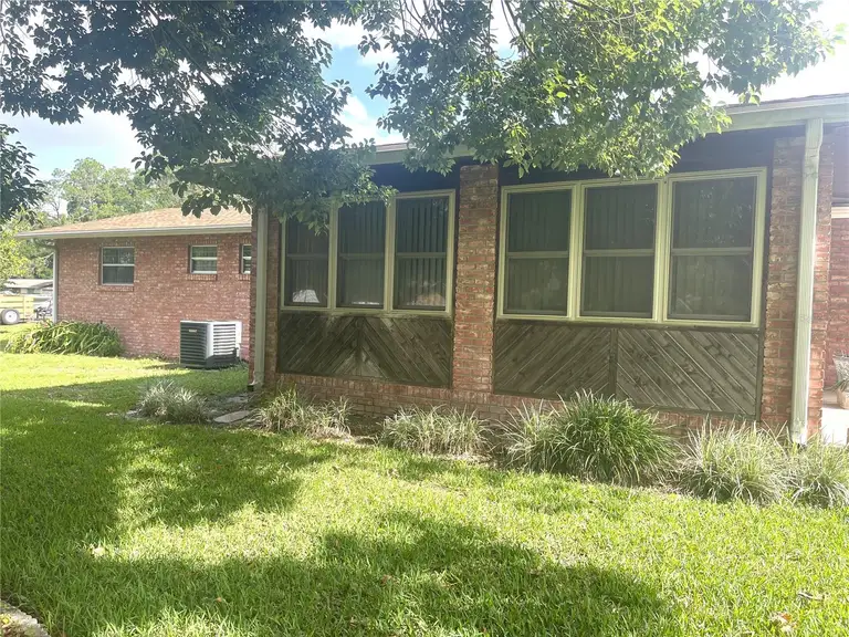 4691 CR 118 — photo 2