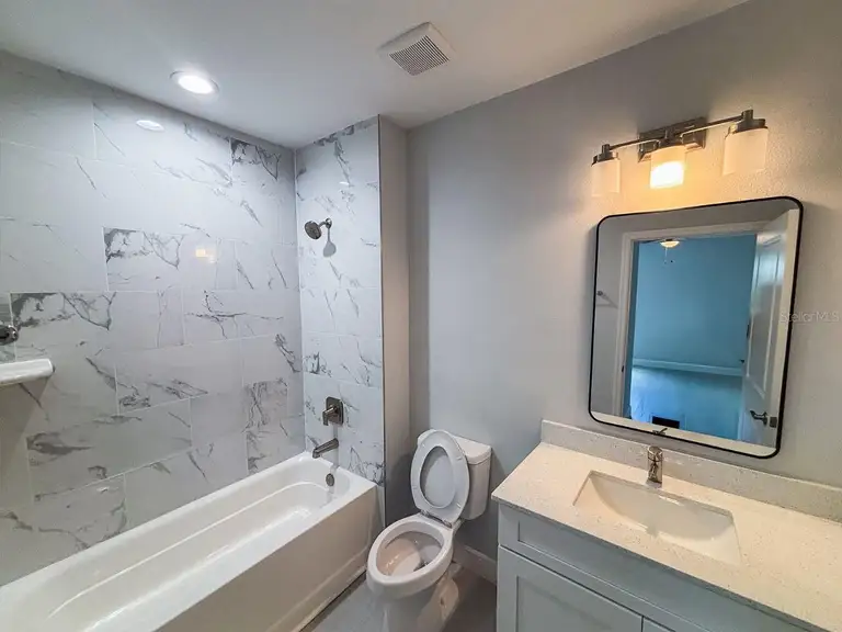11407 POPLIN AVE #11407 — photo 4