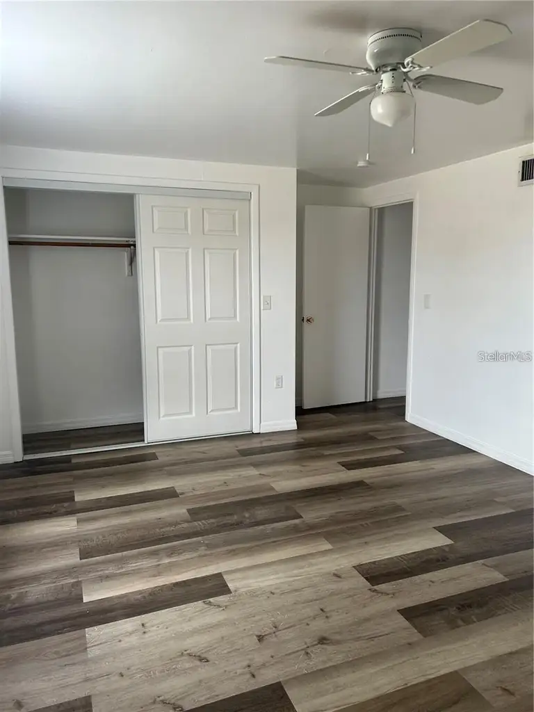 723 44TH ST E #5 — photo 4