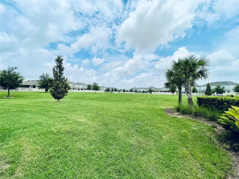 367 LEMONGRASS RD — photo 3