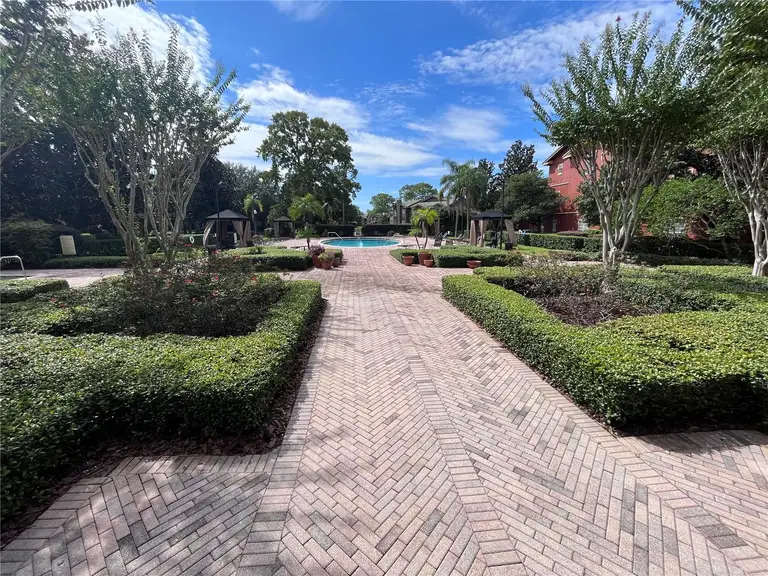132 VISTA VERDI CIR #228 — photo 4