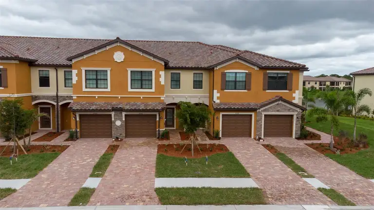 20450 LAGENTE CIR