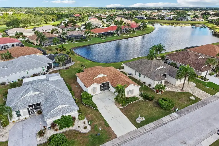 1104 VILLEROY DR