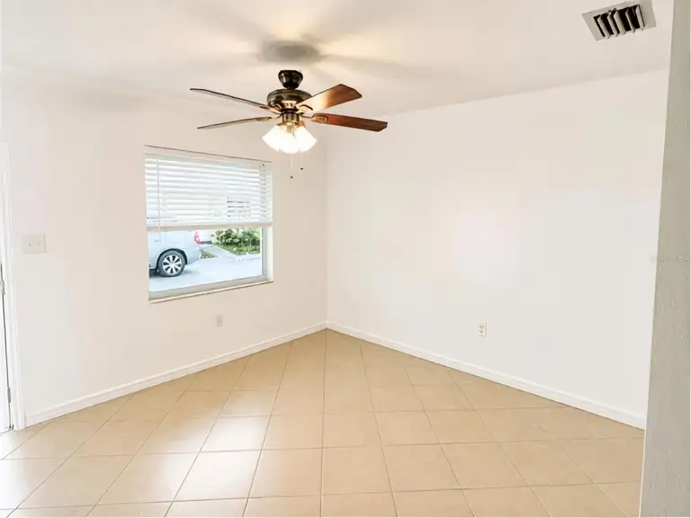 4942 ILENER ST — photo 4